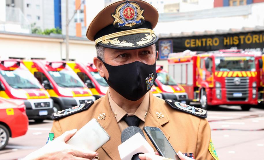 Governador participa de troca de Comando do Corpo de Bombeiro e entrega novas viaturas em Curitiba