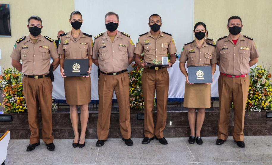 Evento marca a formatura de 28 policiais e bombeiros militares no Curso de Instrutor de Educação Física (CIEF) na APGM, em São José dos Pinhais (PR)