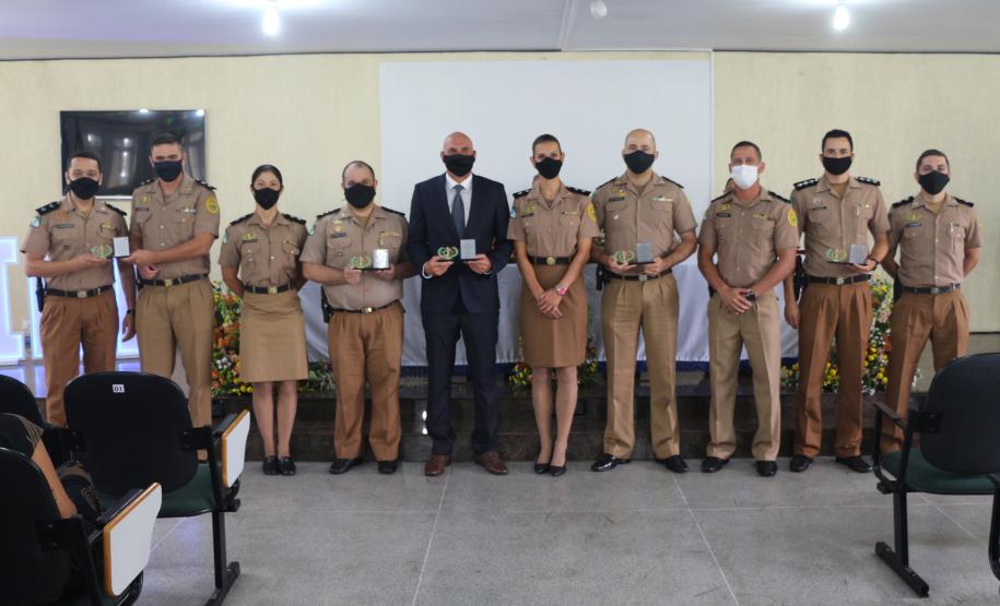 Evento marca a formatura de 28 policiais e bombeiros militares no Curso de Instrutor de Educação Física (CIEF) na APGM, em São José dos Pinhais (PR)