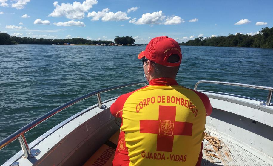 PM e bombeiros intensificam ações nas praias às margens do Rio Paraná