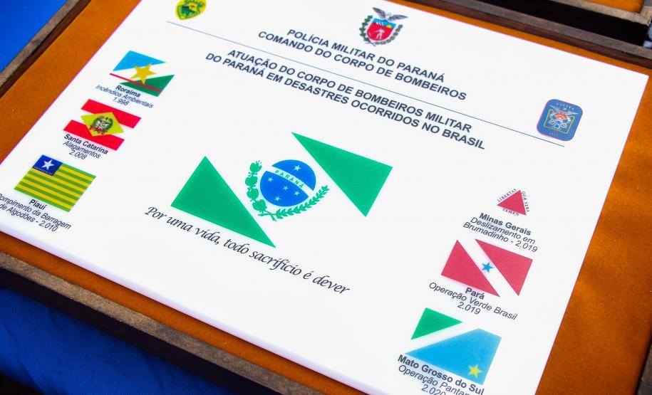 Governador participa de troca de Comando do Corpo de Bombeiro e entrega novas viaturas em Curitiba