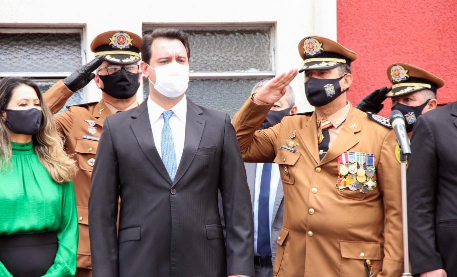 Governador participa de troca de Comando do Corpo de Bombeiro e entrega novas viaturas em Curitiba