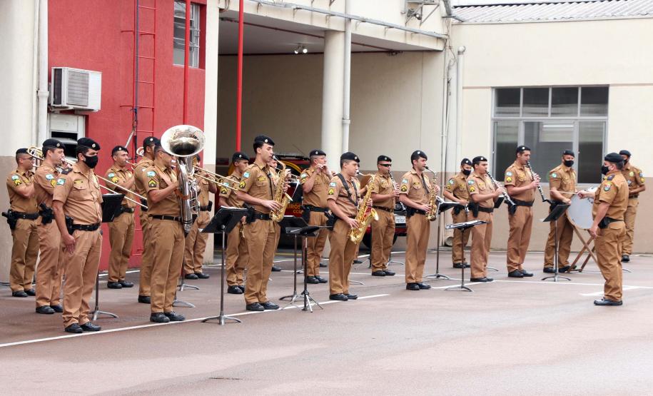 Governador participa de troca de Comando do Corpo de Bombeiro e entrega novas viaturas em Curitiba