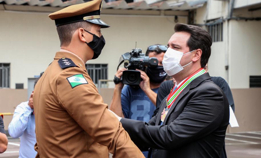 Governador participa de troca de Comando do Corpo de Bombeiro e entrega novas viaturas em Curitiba