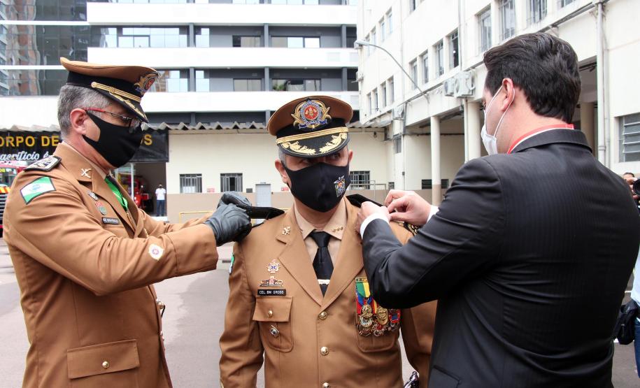 Governador participa de troca de Comando do Corpo de Bombeiro e entrega novas viaturas em Curitiba