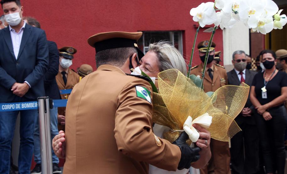Governador participa de troca de Comando do Corpo de Bombeiro e entrega novas viaturas em Curitiba