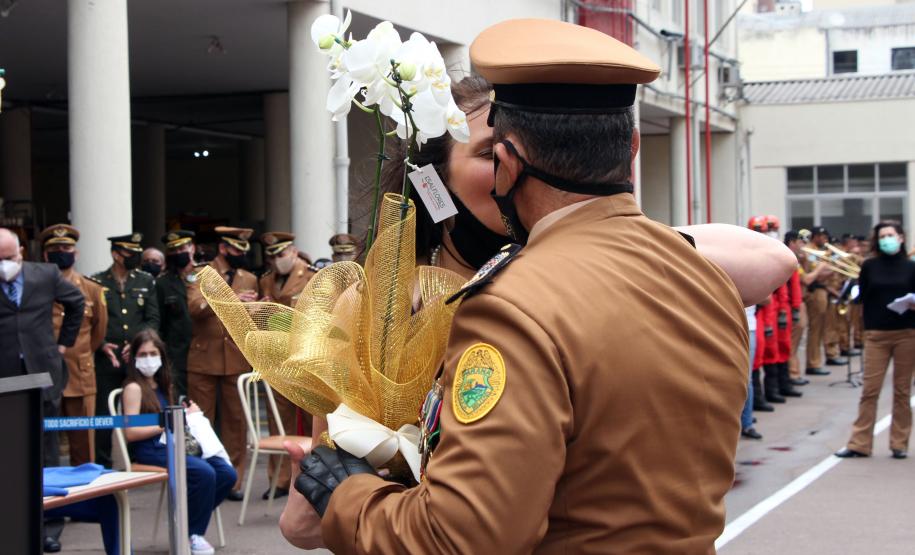 Governador participa de troca de Comando do Corpo de Bombeiro e entrega novas viaturas em Curitiba