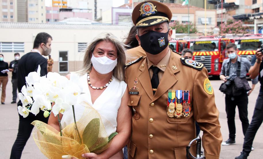 Governador participa de troca de Comando do Corpo de Bombeiro e entrega novas viaturas em Curitiba