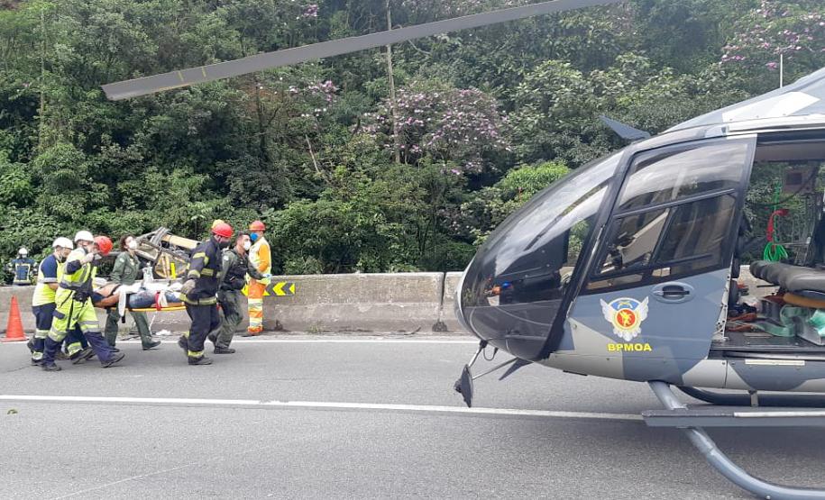 (ATUALIZADA) Forças de segurança e aeronaves atendem acidente de ônibus