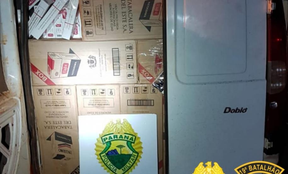 Batalhão da PM localiza três carros e apreende 5,2 mil pacotes de cigarros no Oeste do PR