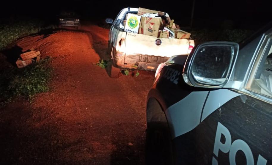 Durante patrulhamento, BPFron encontra dois veículos carregados com cigarros contrabandeados no Oeste do estado