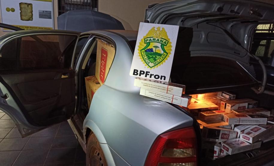 Durante patrulhamento, BPFron encontra dois veículos carregados com cigarros contrabandeados no Oeste do estado