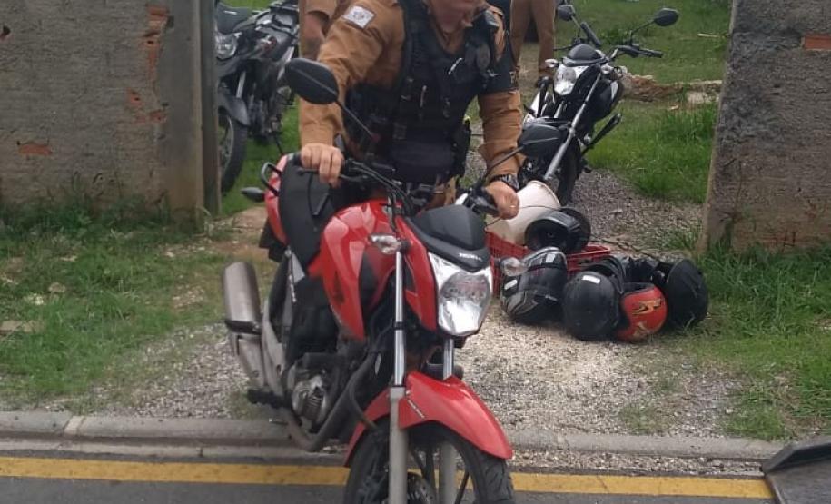 Rastreador leva PM a casa onde havia quatro motos furtadas em Colombo (PR), na RMC