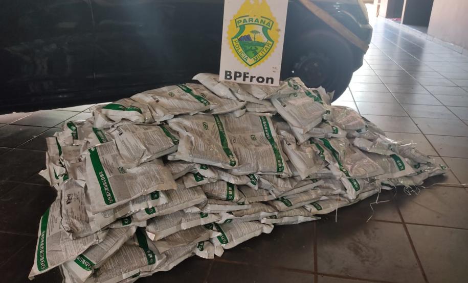 Carro carregado com 150 quilos de agrotóxico é apreendido pelo BPFron em Guaíra (PR)