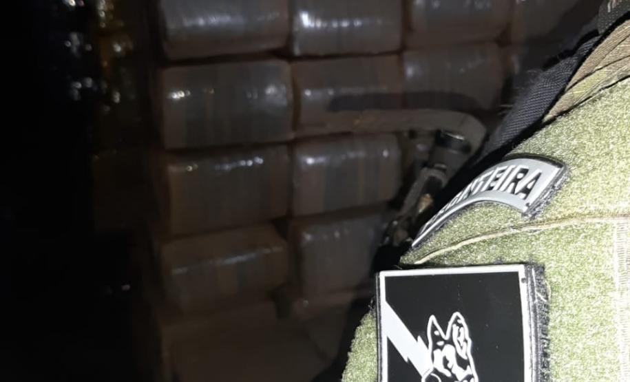 BPFron faz a maior apreensão de drogas da história da unidade em Toledo ao localizar depósito com 12,7 toneladas de maconha