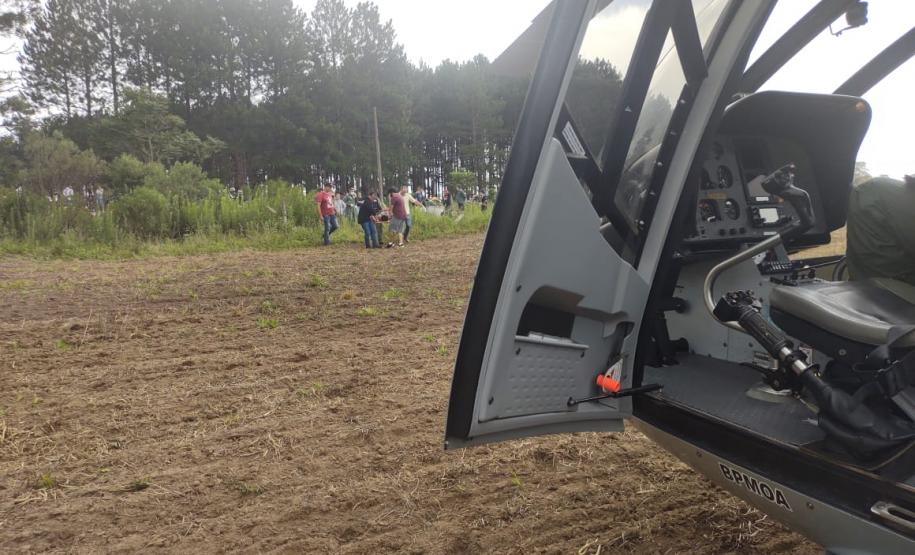 BPMOA socorre homem que caiu da Pedra da Baleia em Matinhos (PR) e vítima de acidente de trânsito em Palmeiras (PR)