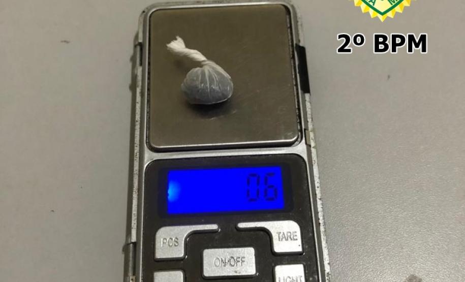 Em Jacarezinho (PR), quatro pessoas são encaminhadas por furto, tráfico de drogas e posse de arma de fogo, em situações variadas