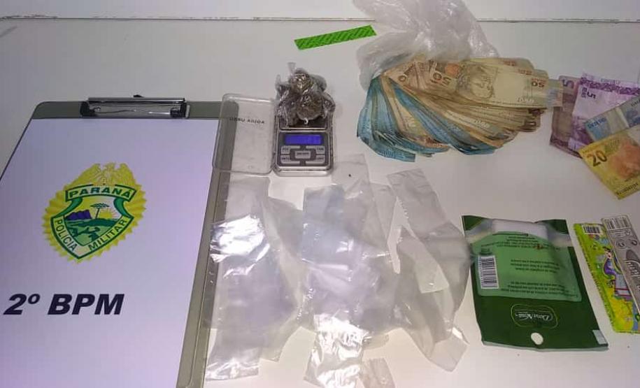 Em Ribeirão Claro, PM atende denúncia do 181 e apreende maconha e R$ 10 mil em dinheiro