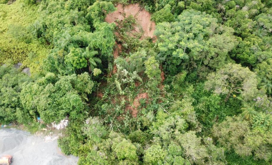 Chuva no Litoral alerta Corpo de Bombeiros sobre alagamentos e deslizamentos