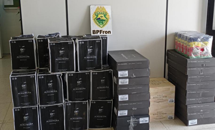 Operação Hórus: PM apreende grande quantidade de cigarros e vinhos contrabandeados, em ações distintas na fronteira