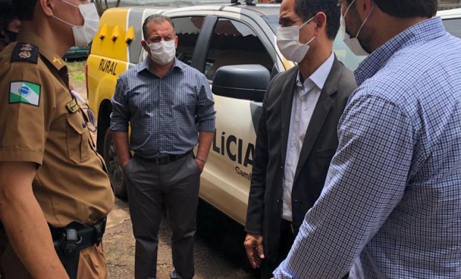 PM se integra com policiais civis e guardas municipais durante Operação Vida e realiza bloqueios e blitzes, no Norte do Paraná