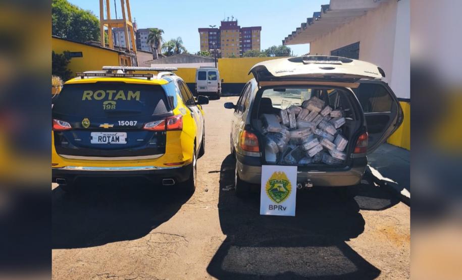 Polícia Rodoviária apreende centenas de aparelhos roteadores em situação ilegal, em Cascavel (PR)