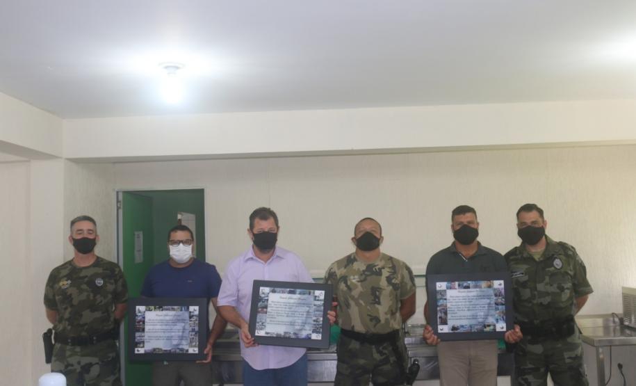 Policiais ambientais completam 35 anos de serviço e são homenageados pelo Comandante do BPAmb-FV na RMC