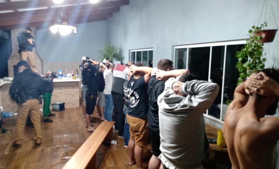 Policiais encerram festa rave clandestina no interior do estado