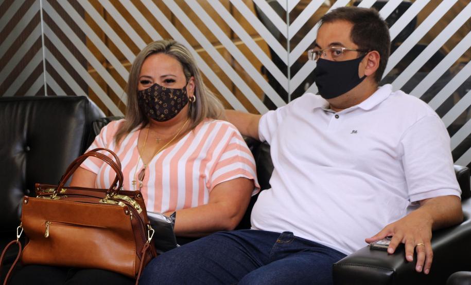 Comandante-Geral da PM entrega medalha a arcebispo de Curitiba, na Capital do estado