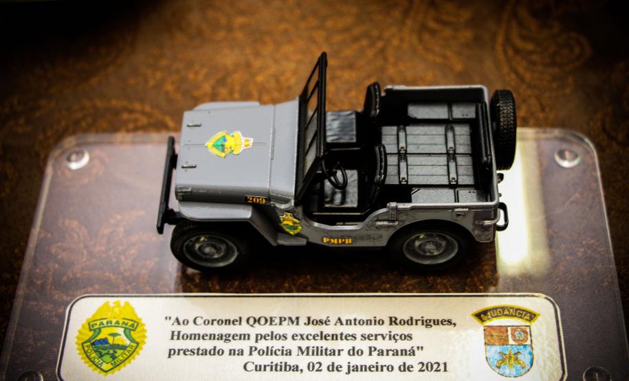 Coronel da PM é homenageado pelo Comandante Geral ao ir para a Reserva Remunerada em Curitiba (PR)