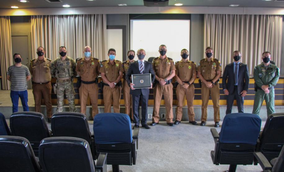 Paraninfo da turma do Curso de Aperfeiçoamento de Oficiais (CAO) 2020 é homenageado em Curitiba
