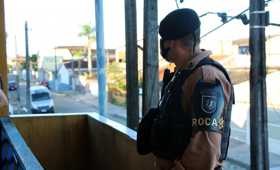 PM cumpre mandados judiciais no Litoral e encaminha dois homens por tráfico durante a Operação Vida