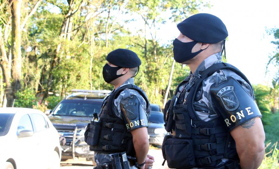 PM cumpre mandados judiciais no Litoral e encaminha dois homens por tráfico durante a Operação Vida