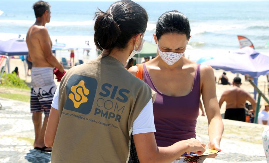 Durante blitz educativa, PM leva conscientização à população com abordagens educativas e lúdicas em Matinhos (PR)