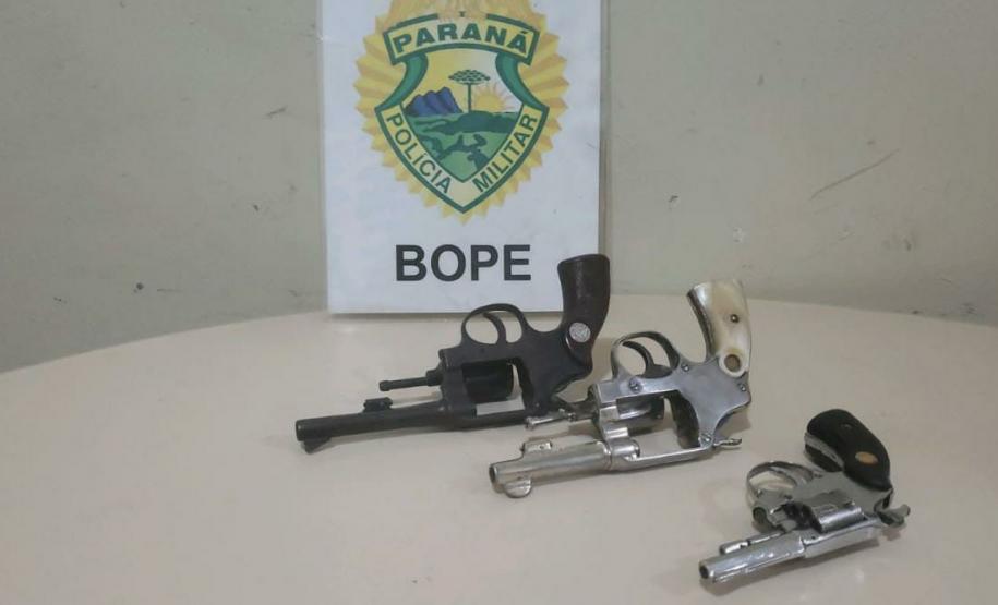 Abordagens do BOPE pela Operação Resposta 2 terminam com quatro armas apreendidas em Paranavaí (PR)