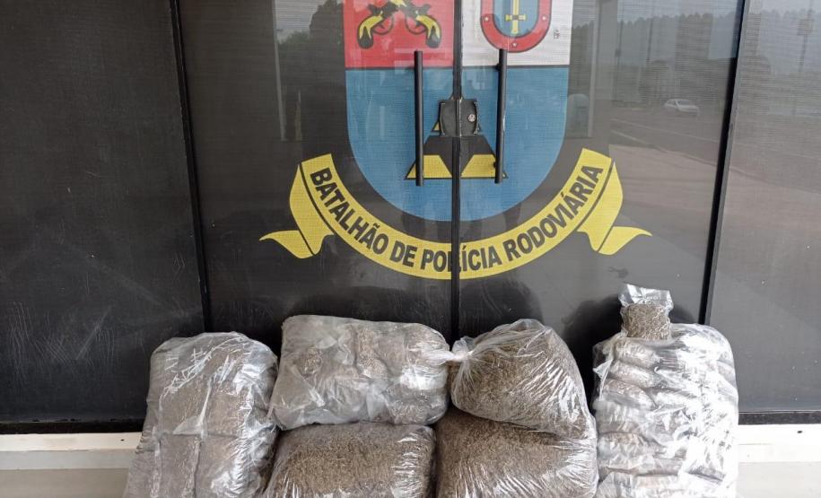 Policiais Rodoviários estaduais apreendem mais de 53 quilos de Skunk em Perobal, no Noroeste do estado, durante Operação Vida