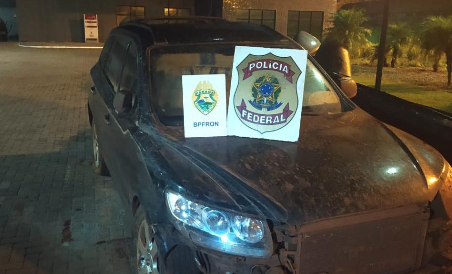 BPFron e PF apreende dois veículos carregados com cinco mil pacotes de cigarros contrabandeados em Guaíra (PR)