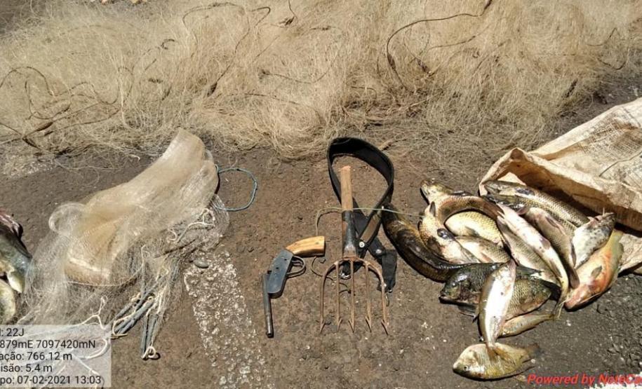 Batalhão Ambiental apreende diversos materiais de pesca e caça ilegal no Alagado de Salto Santiago, no Sudoeste do estado