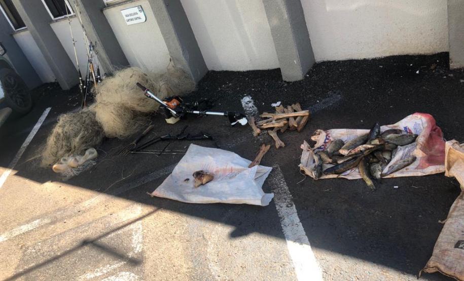 Batalhão Ambiental apreende diversos materiais de pesca e caça ilegal no Alagado de Salto Santiago, no Sudoeste do estado