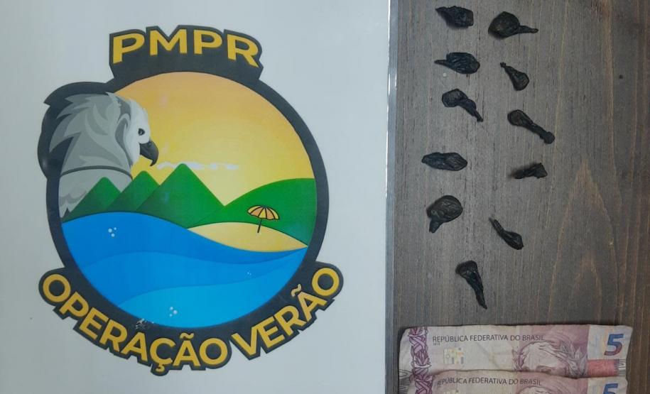 Em ações separadas, PM de Matinhos encaminha três por tráfico de drogas e apreende ecstasy e maconha