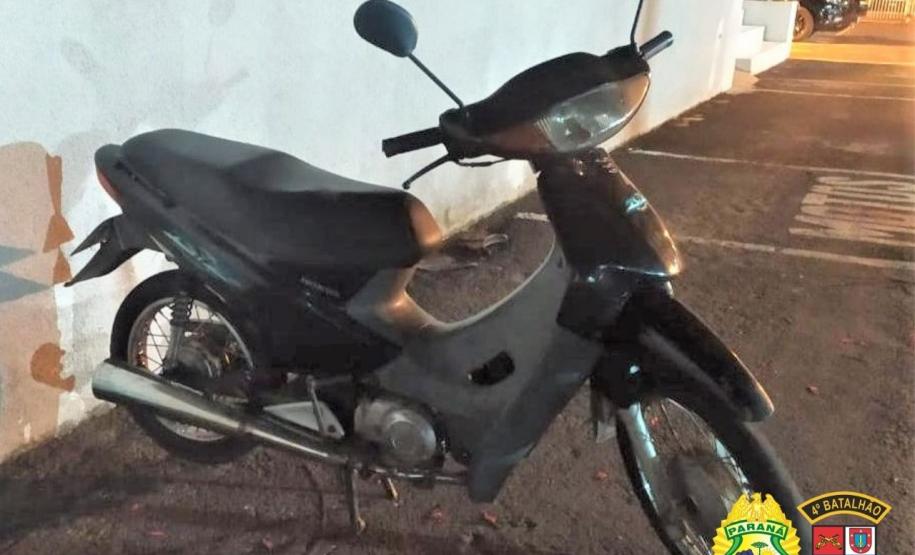 Em Maringá (PR), dois veículos furtados são recuperados e duas pessoas são encaminhadas pela PM em ocorrências seguidas