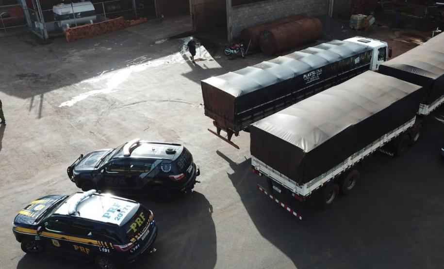 BPFron recupera caminhões e apreende cigarros e contrabando no Oeste do PR