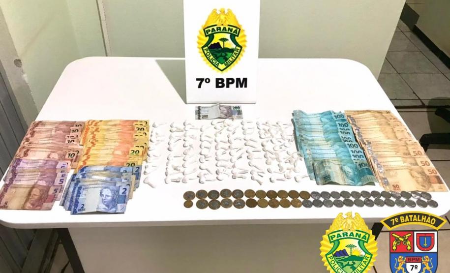 No Noroeste do estado, PM apreende 100 buchas de cocaína, arma de fogo e recupera um veículo em situações distintas