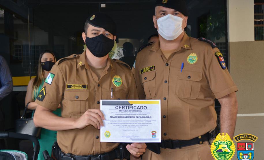 Policiais militares do 4º BPM recebem homenagem de Destaque do Mês e Destaque Operacional