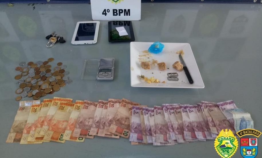 Três pessoas são encaminhadas pela PM por tráfico e crack, maconha e dinheiro são apreendidos no Noroeste do estado