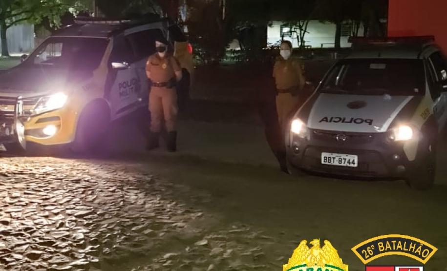 Polícia Militar recupera carro roubado, apreende drogas e encaminha um adolescente por agressão em situações separadas, nos Campos Gerais do Paraná