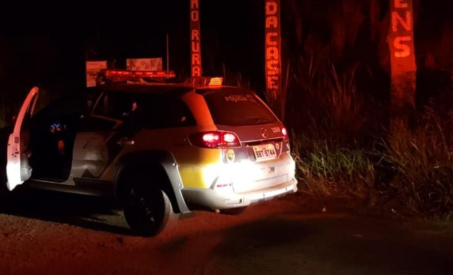 Polícia Militar recupera carro roubado, apreende drogas e encaminha um adolescente por agressão em situações separadas, nos Campos Gerais do Paraná