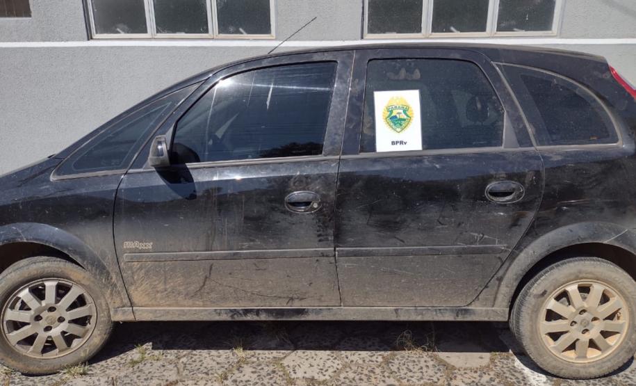 BPRv apreende mais de 400 garrafas de bebidas contrabandeadas e recupera um carro no Paraná