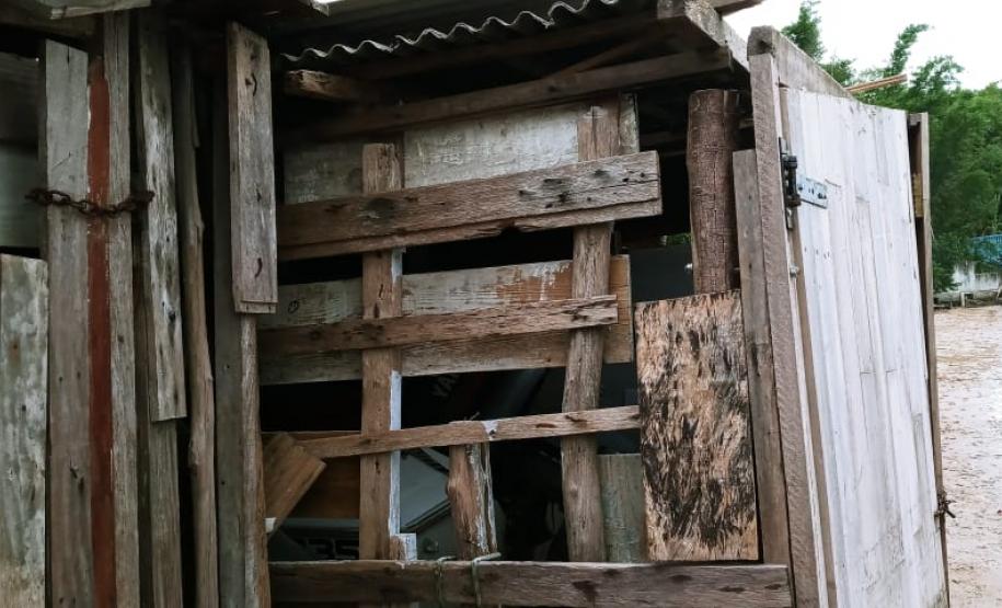 Fiscalização da Polícia Ambiental localiza ocupação irregular em área de proteção ambiental permanente em Paranaguá (PR)