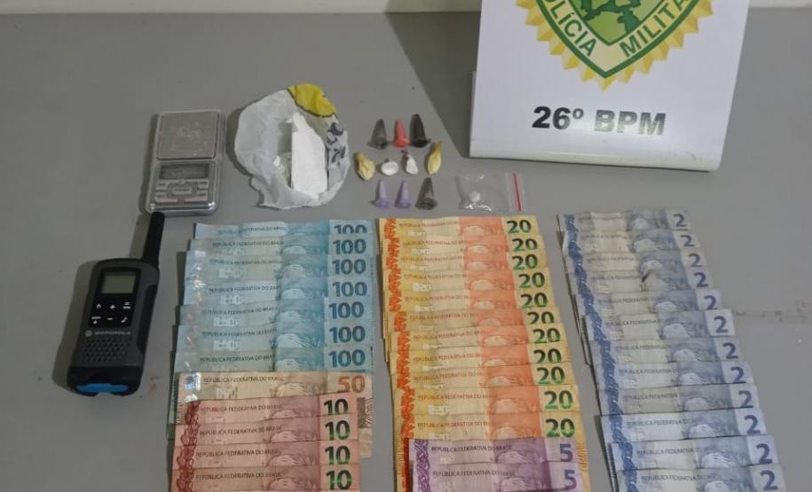 Em ações separadas, PM encaminha três pessoas e apreende diversas porções de drogas em Telêmaco Borba (PR)